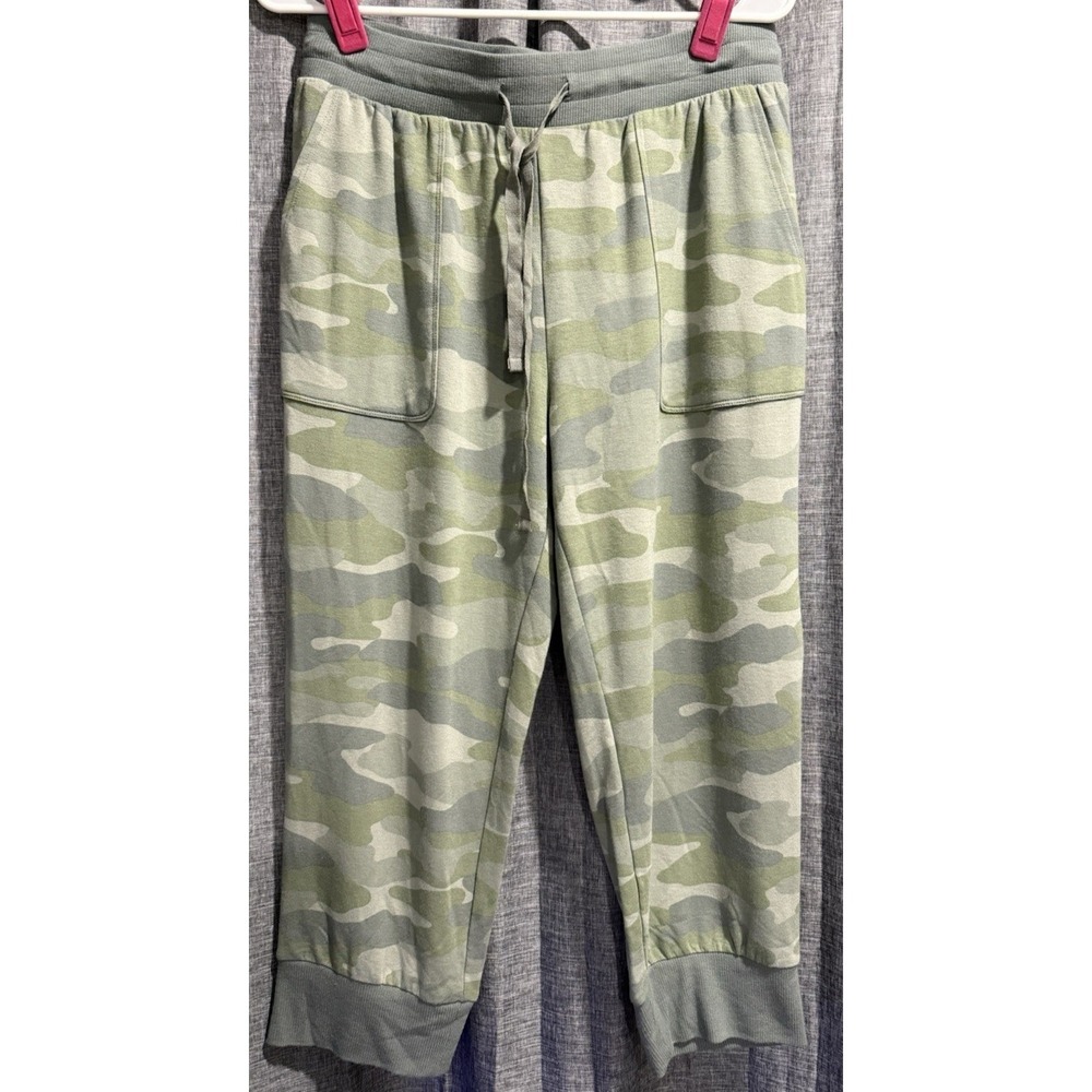 Ambrielle Sleepwear Women's Green Camo Cropped Pajama Pant Size M Pockets‎ Soft